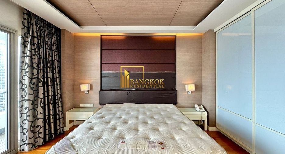 For rent 3 bedrooms condo in Sathon, Bangkok