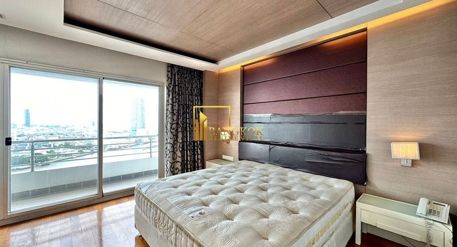 For rent 3 bedrooms condo in Sathon, Bangkok