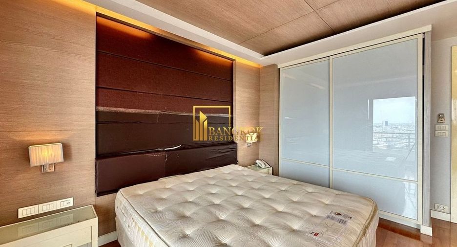 For rent 3 bedrooms condo in Sathon, Bangkok