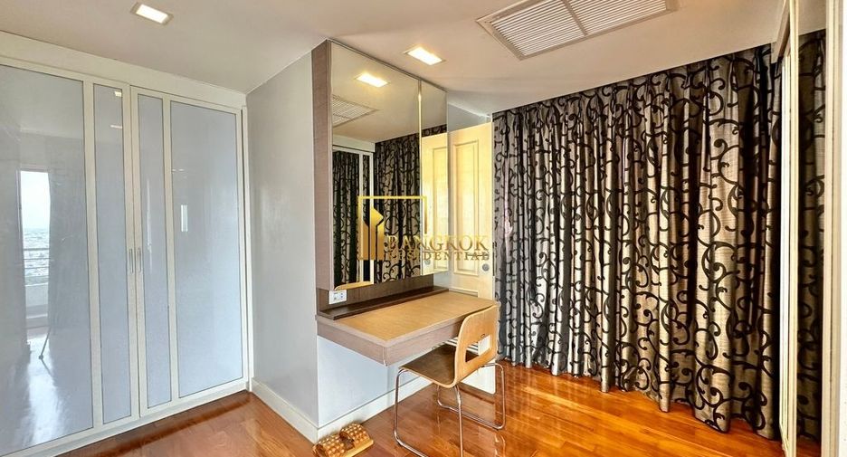 For rent 3 bedrooms condo in Sathon, Bangkok