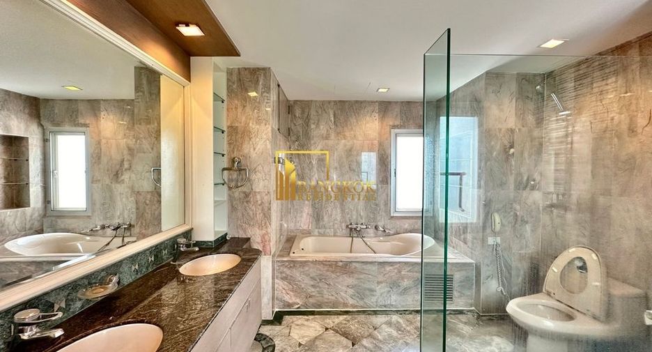 For rent 3 bedrooms condo in Sathon, Bangkok