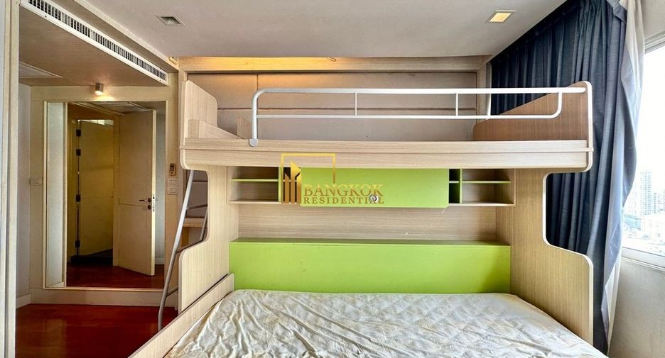 For rent 3 bedrooms condo in Sathon, Bangkok