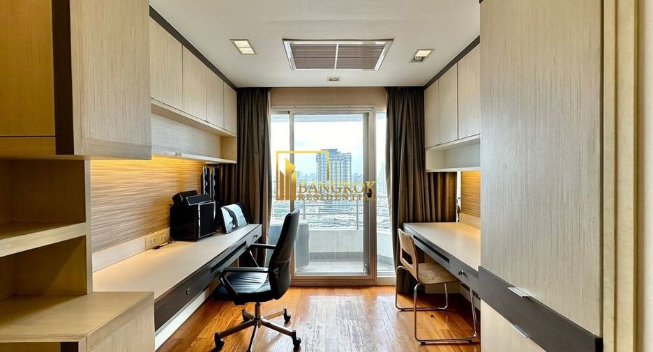 For rent 3 bedrooms condo in Sathon, Bangkok