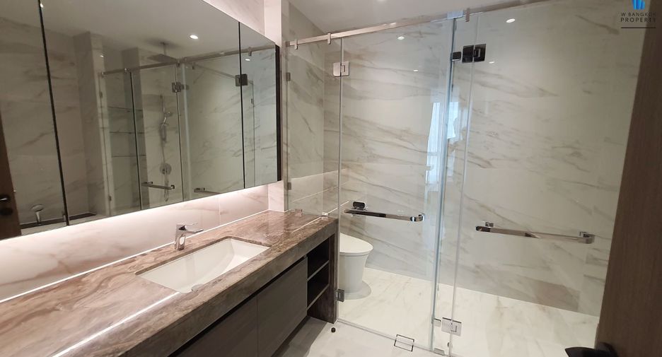 For sale 3 bedrooms condo in Sathon, Bangkok