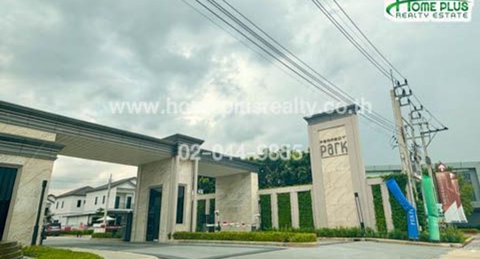 For sale 3 bed house in Pak Kret, Nonthaburi