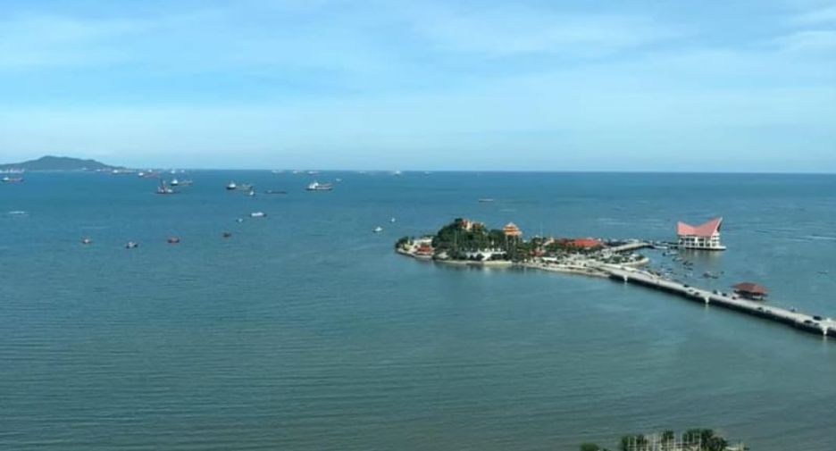 For sale 1 bed condo in Si Racha, Chonburi