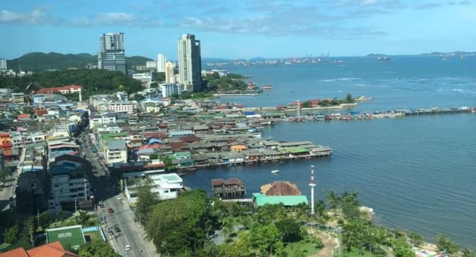 For sale 1 bed condo in Si Racha, Chonburi