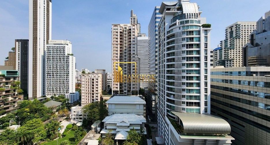 For rent 3 bedrooms apartment in Khlong Toei, Bangkok