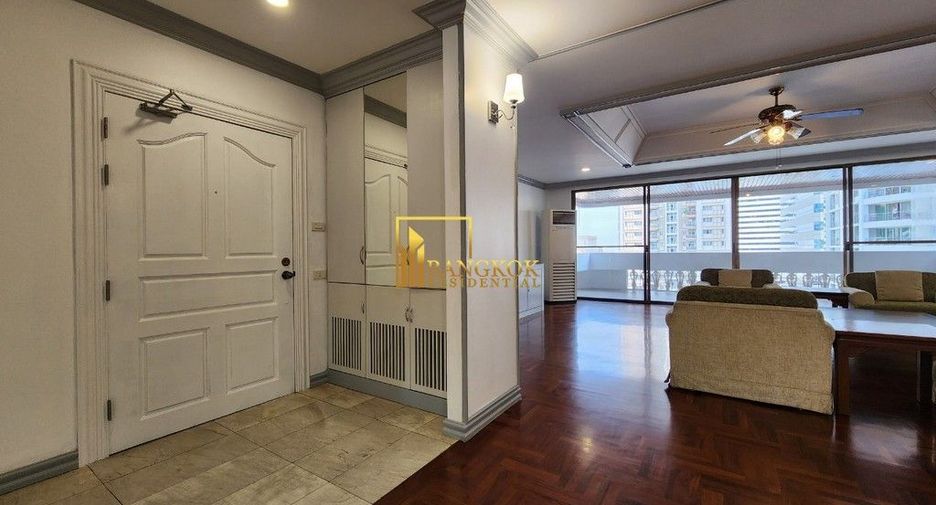 For rent 3 bedrooms apartment in Khlong Toei, Bangkok