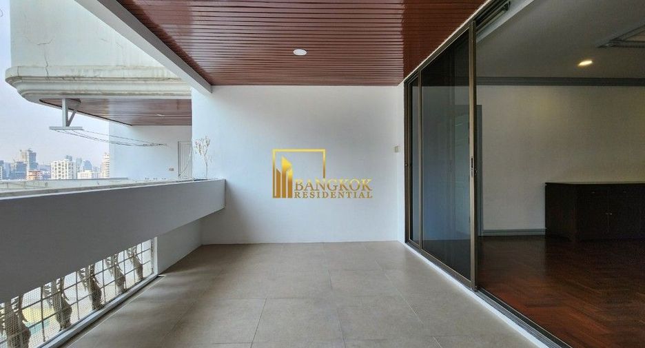 For rent 3 bedrooms apartment in Khlong Toei, Bangkok