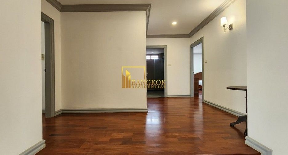 For rent 3 bedrooms apartment in Khlong Toei, Bangkok