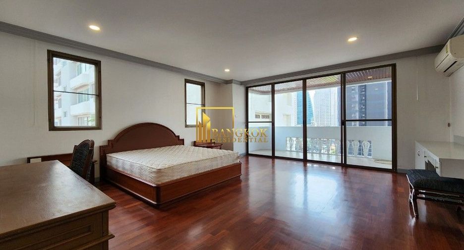 For rent 3 bedrooms apartment in Khlong Toei, Bangkok