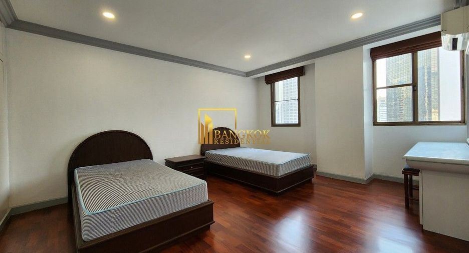 For rent 3 bedrooms apartment in Khlong Toei, Bangkok
