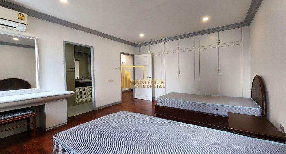 For rent 3 bedrooms apartment in Khlong Toei, Bangkok