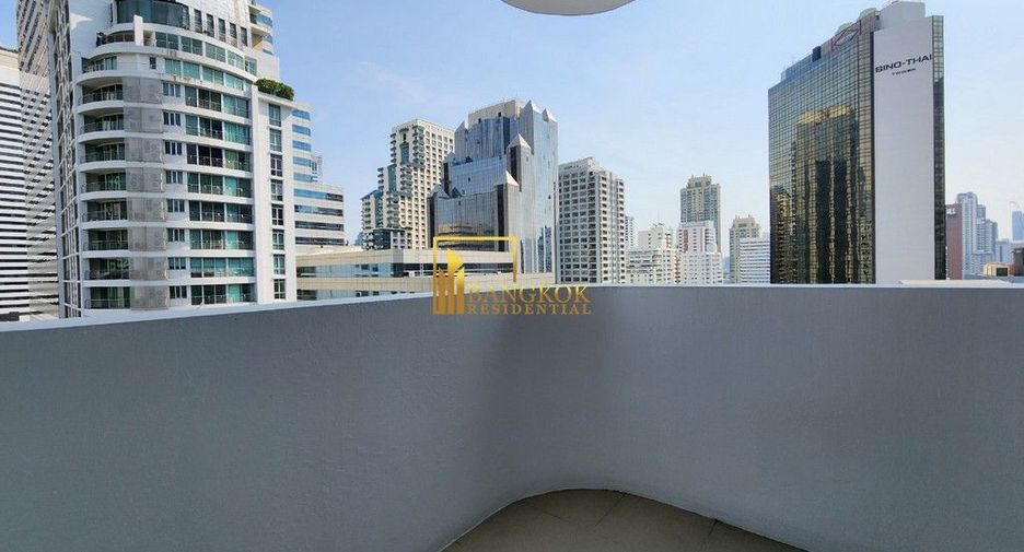 For rent 3 bedrooms apartment in Khlong Toei, Bangkok
