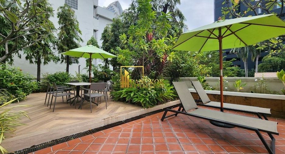 For rent 3 bedrooms apartment in Khlong Toei, Bangkok