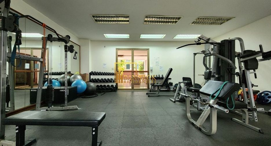For rent 3 bedrooms apartment in Khlong Toei, Bangkok