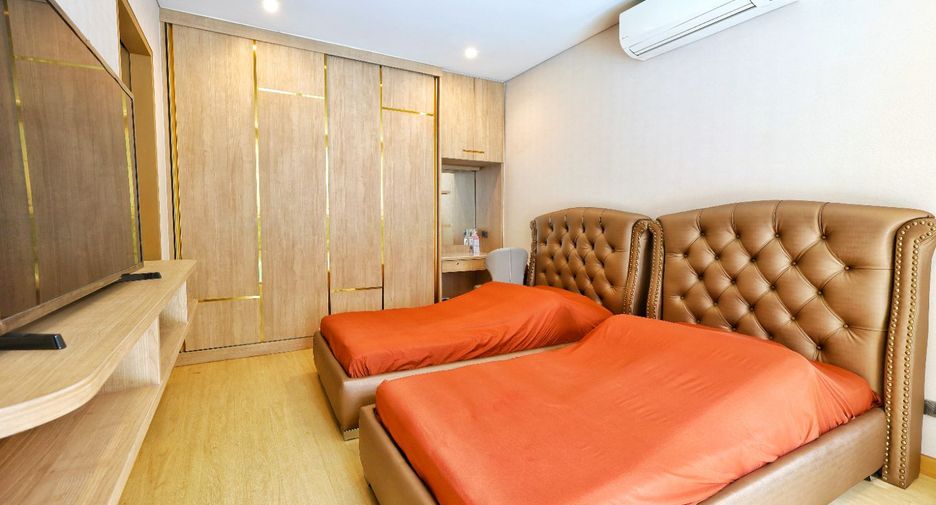 For sale 4 ベッドルーム house in Yan Nawa, Bangkok