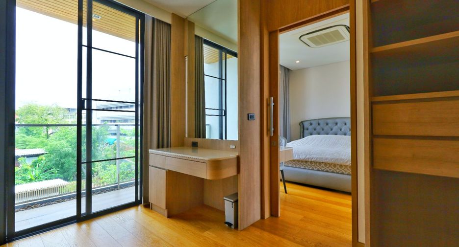 For sale 4 ベッドルーム house in Yan Nawa, Bangkok