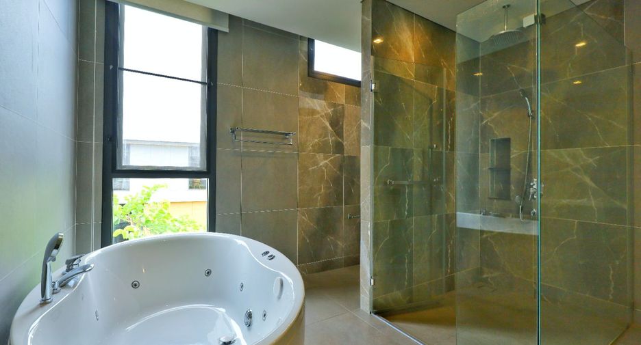 For sale 4 ベッドルーム house in Yan Nawa, Bangkok
