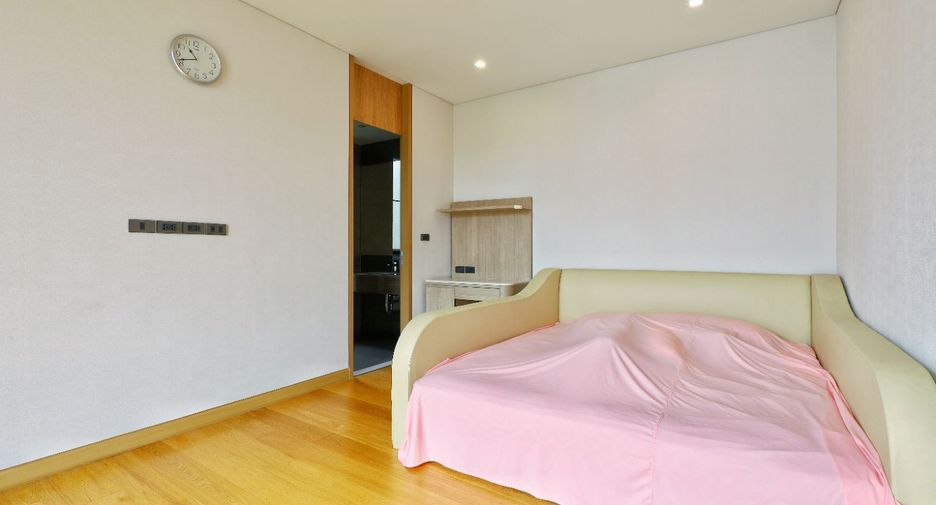 For sale 4 ベッドルーム house in Yan Nawa, Bangkok