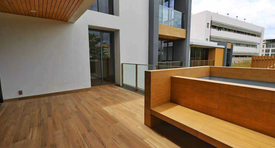 For sale 4 ベッドルーム house in Yan Nawa, Bangkok