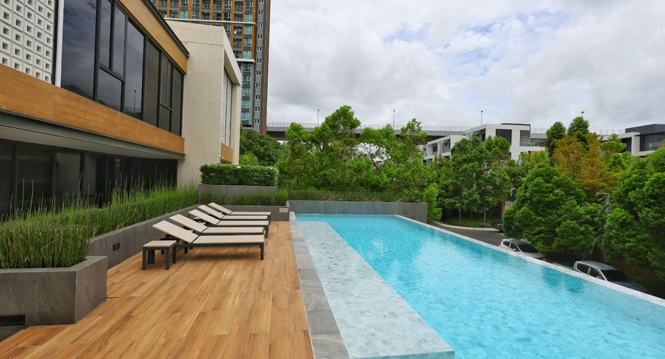 For sale 4 ベッドルーム house in Yan Nawa, Bangkok