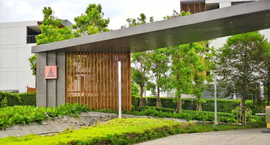 For sale 4 ベッドルーム house in Yan Nawa, Bangkok