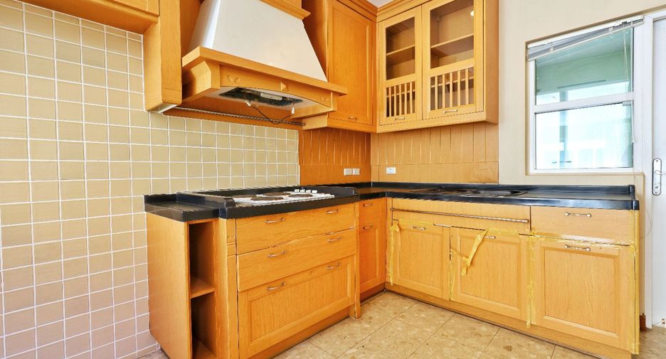 For sale 4 bedrooms house in Bang Kruai, Nonthaburi