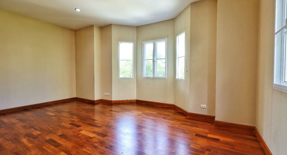 For sale 4 bedrooms house in Bang Kruai, Nonthaburi