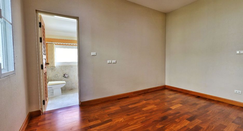 For sale 4 bedrooms house in Bang Kruai, Nonthaburi