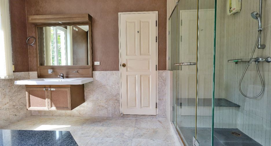 For sale 4 bedrooms house in Bang Kruai, Nonthaburi