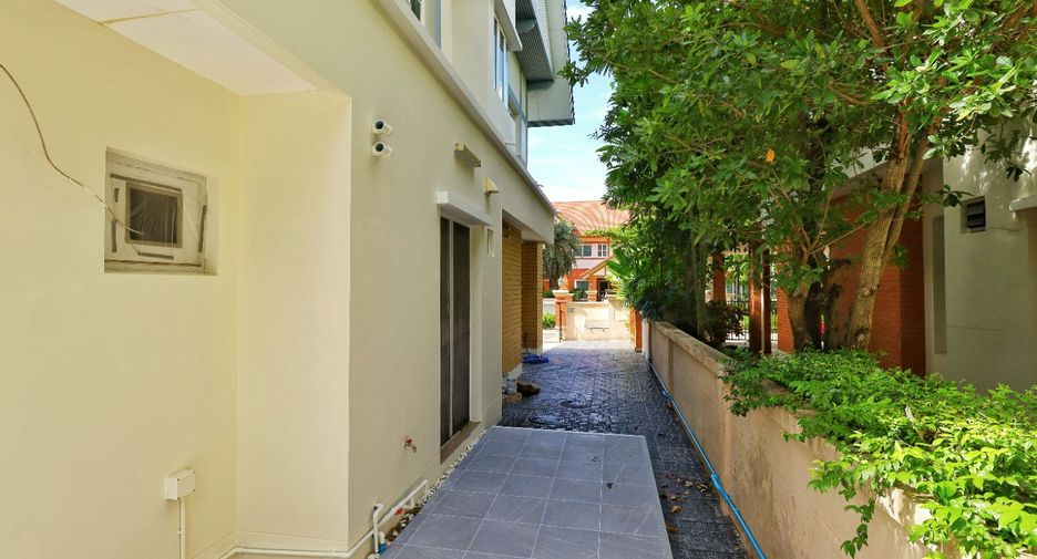 For sale 4 bedrooms house in Bang Kruai, Nonthaburi