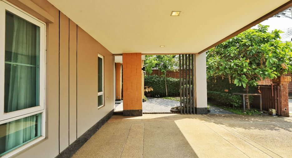 Casa en venta de 4 habitaciones en Pak Kret, Nonthaburi