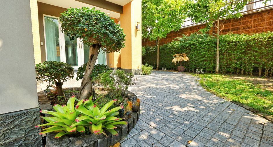 Casa en venta de 4 habitaciones en Pak Kret, Nonthaburi