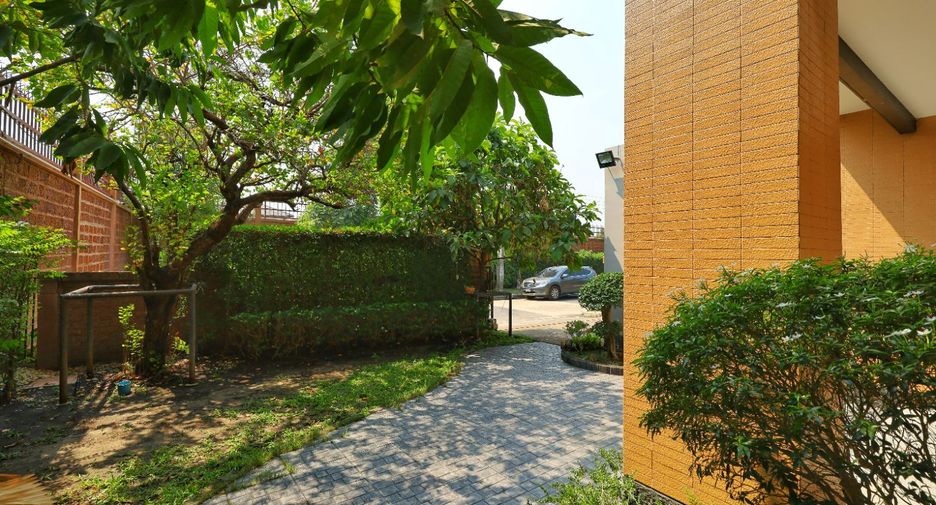 Casa en venta de 4 habitaciones en Pak Kret, Nonthaburi