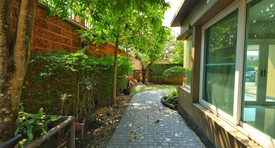 Casa en venta de 4 habitaciones en Pak Kret, Nonthaburi