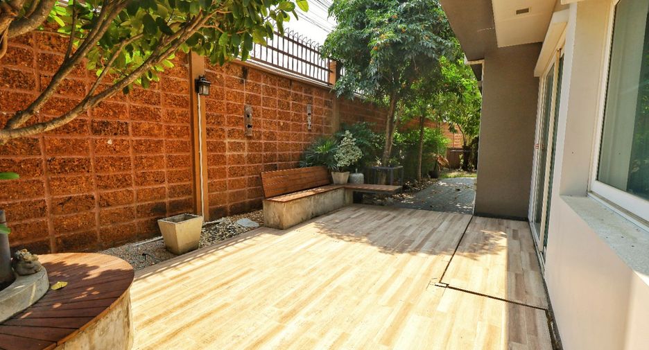 Casa en venta de 4 habitaciones en Pak Kret, Nonthaburi