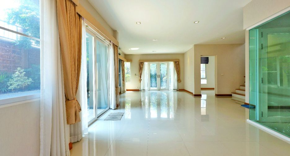Casa en venta de 4 habitaciones en Pak Kret, Nonthaburi