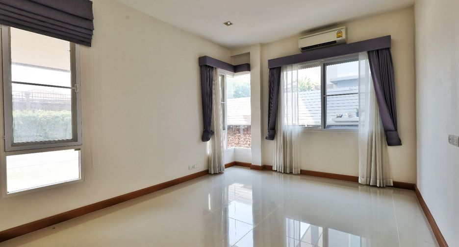 Casa en venta de 4 habitaciones en Pak Kret, Nonthaburi