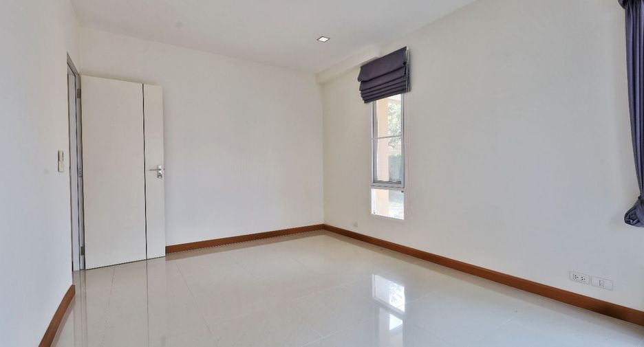 Casa en venta de 4 habitaciones en Pak Kret, Nonthaburi