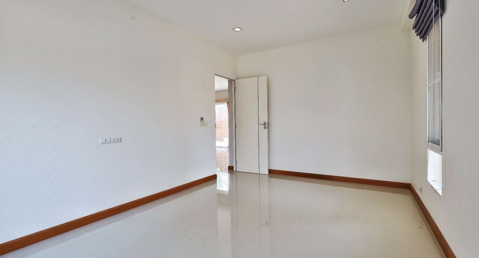 Casa en venta de 4 habitaciones en Pak Kret, Nonthaburi