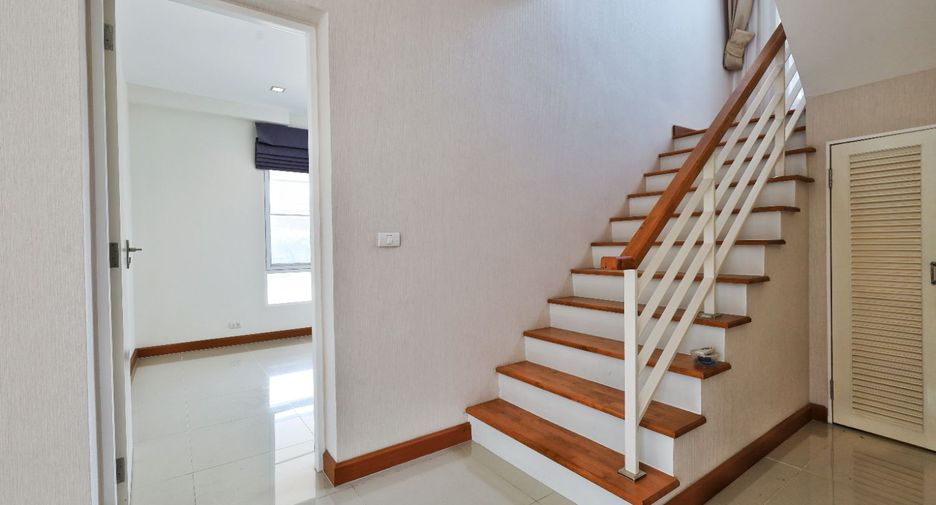Casa en venta de 4 habitaciones en Pak Kret, Nonthaburi