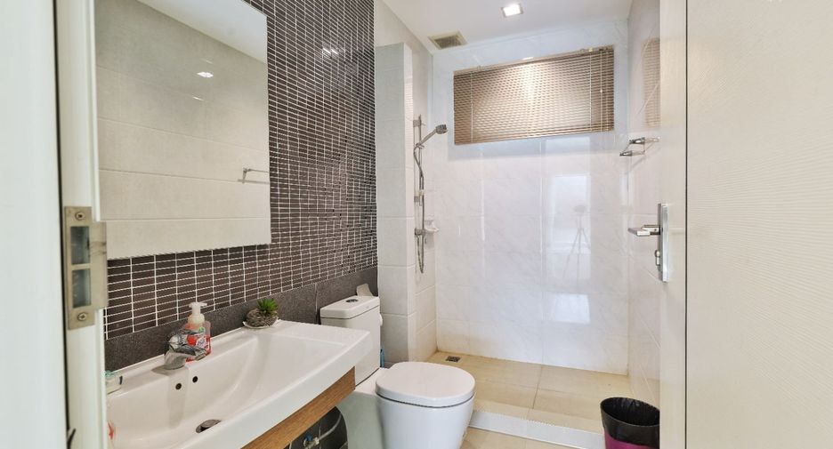 Casa en venta de 4 habitaciones en Pak Kret, Nonthaburi
