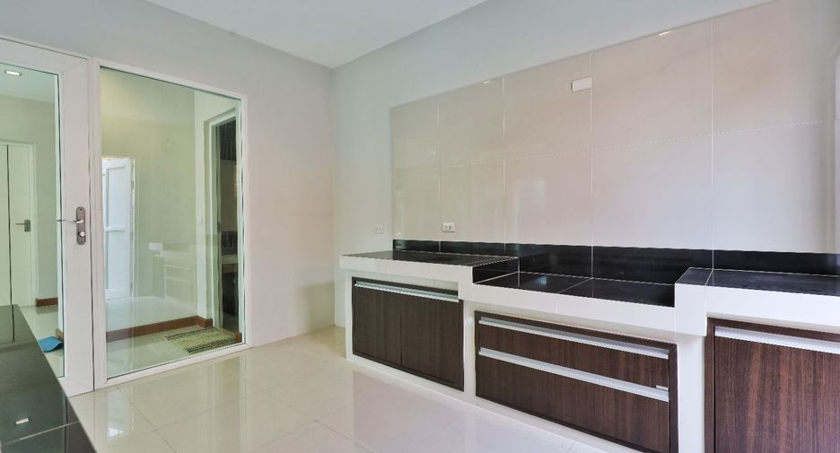 Casa en venta de 4 habitaciones en Pak Kret, Nonthaburi