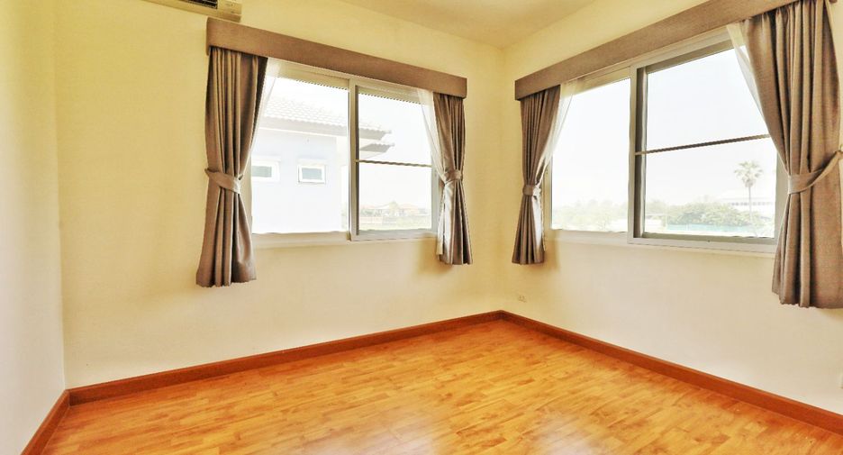 Casa en venta de 4 habitaciones en Pak Kret, Nonthaburi