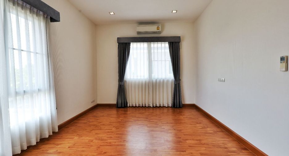Casa en venta de 4 habitaciones en Pak Kret, Nonthaburi