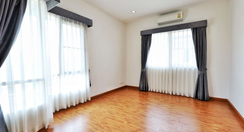 Casa en venta de 4 habitaciones en Pak Kret, Nonthaburi