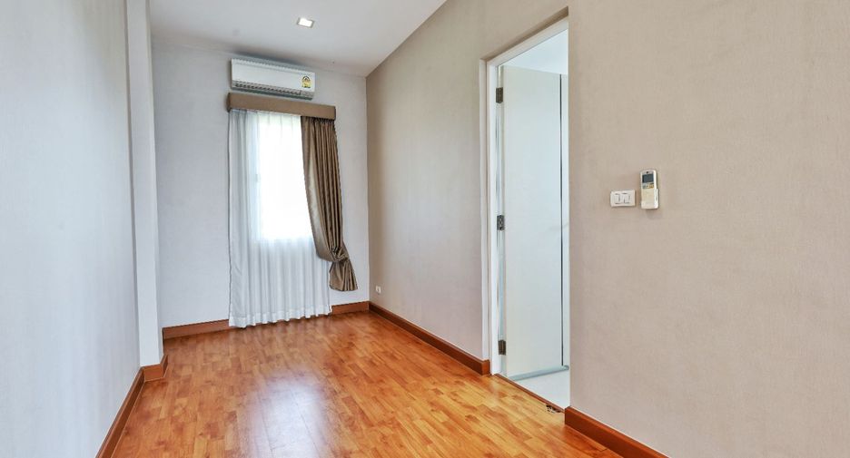Casa en venta de 4 habitaciones en Pak Kret, Nonthaburi