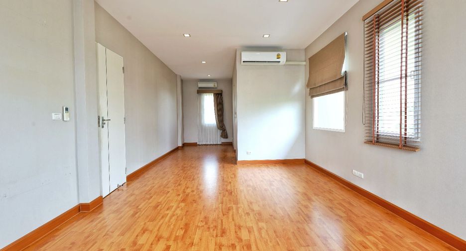 Casa en venta de 4 habitaciones en Pak Kret, Nonthaburi